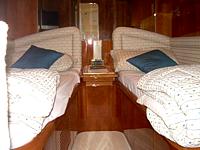 Azimut 85 guest cabin