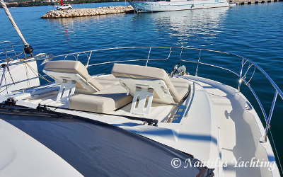 Prestige 520 Fly - Bow with large sun pad