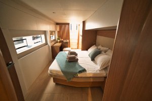 bali-58-fly-starboard-aft-cabin-001