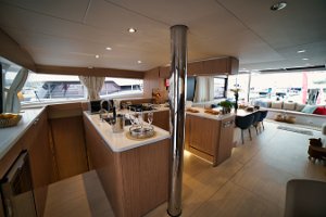 bali-58-fly-galley-013