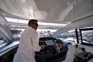 gran-turismo-41-salon-007