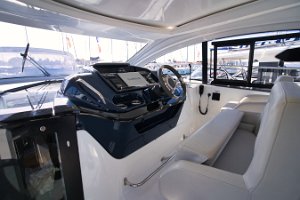 gran-turismo-41-salon-011