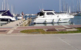 Motorne jahte u marini Zadar, Hrvatska