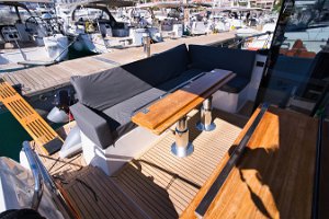 sealine-c390-cockpit-004