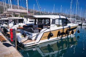 sealine-c390-tireless-005