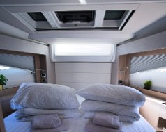 Sealine-C390-Interior