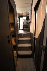 Hodnik Prolaz koji povezuje vlasničku sobu s gostinjskim kabinama.