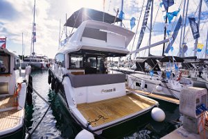 sealine-430-fly-stern-view-001