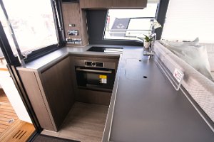 sealine-f430-salon-004