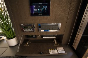 sealine-f430-salon-008