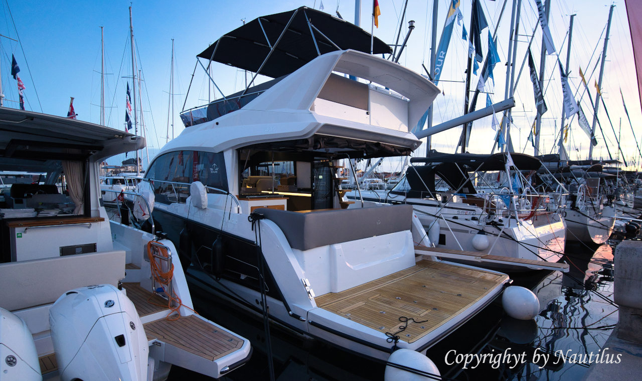 Croatia yacht charter - Sealine F430