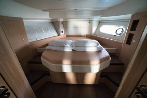 swift-trawler-41-fly-master-cabin-003